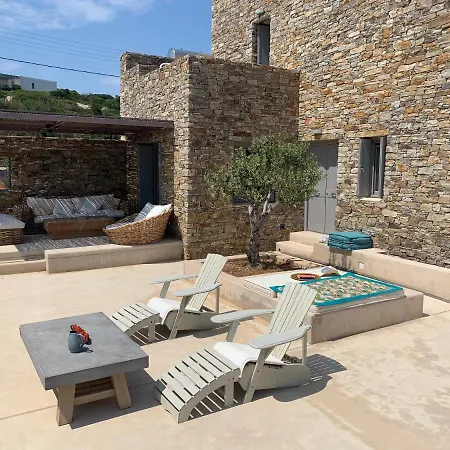 فيلة Soros Beach Villa, أنديباروس